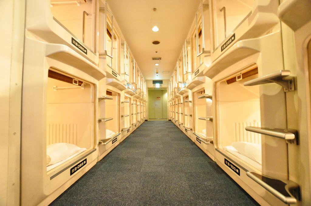 Capsule Hotel Asahi Plaza Shinsaibashi Osaka Exterior photo