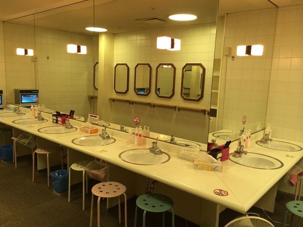 Capsule Hotel Asahi Plaza Shinsaibashi Osaka Exterior photo